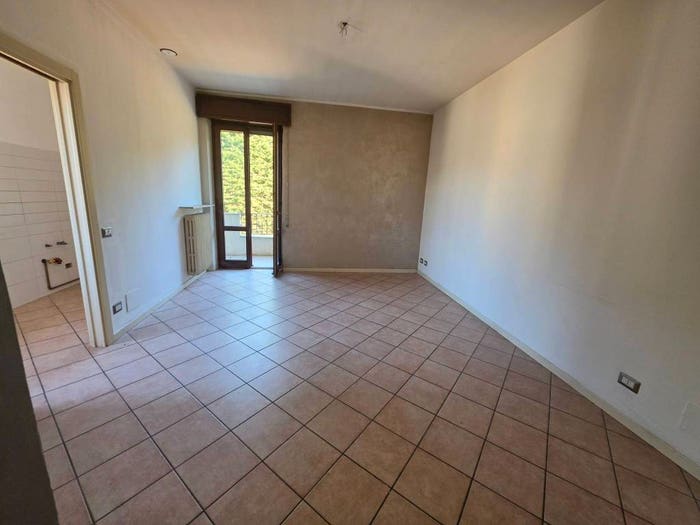Appartamento trilocale in vendita in Via Foppiano, Sariano, Gropparello