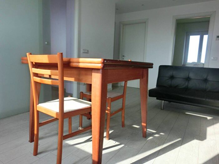 Appartamento trilocale in vendita in Viale Italia, Centro, Cavenago d'Adda