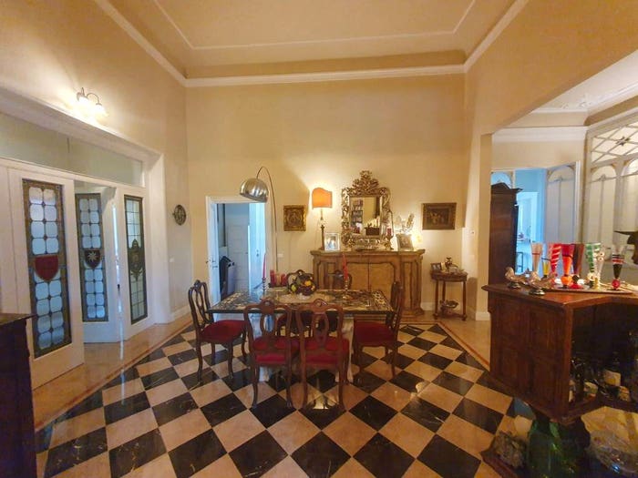 Casa con 6 locali in vendita in Piazza Cesare Beccaria, Beccaria Colombo, Firenze