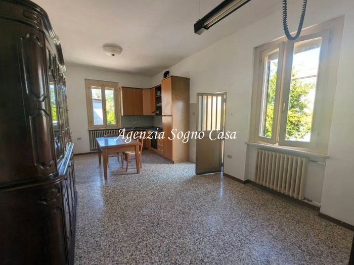 Casa quadrilocale in vendita in Viale Bidente, Ronco, Forlì