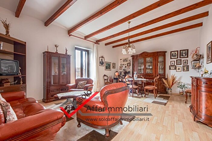 Casa con 7 locali in vendita in Berchidda
