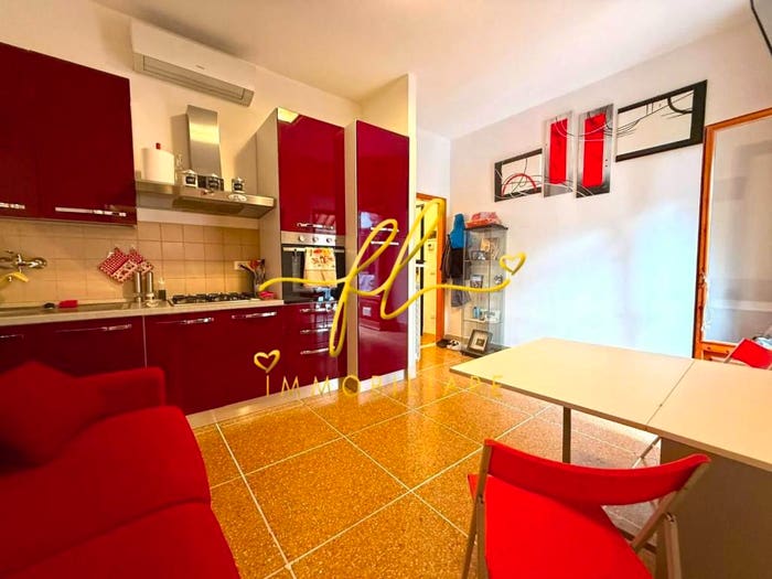 Appartamento bilocale in vendita in Via Giuseppe Garibaldi, Cecina Centro, Cecina