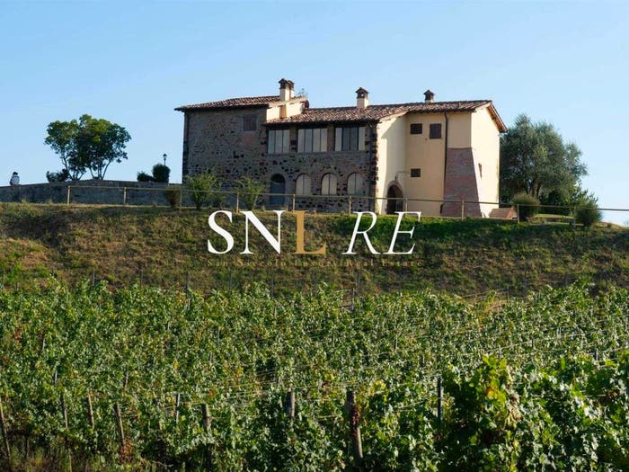 Casa con 6 locali in vendita in Via Ammiraglio Burzagli, Città, Montevarchi