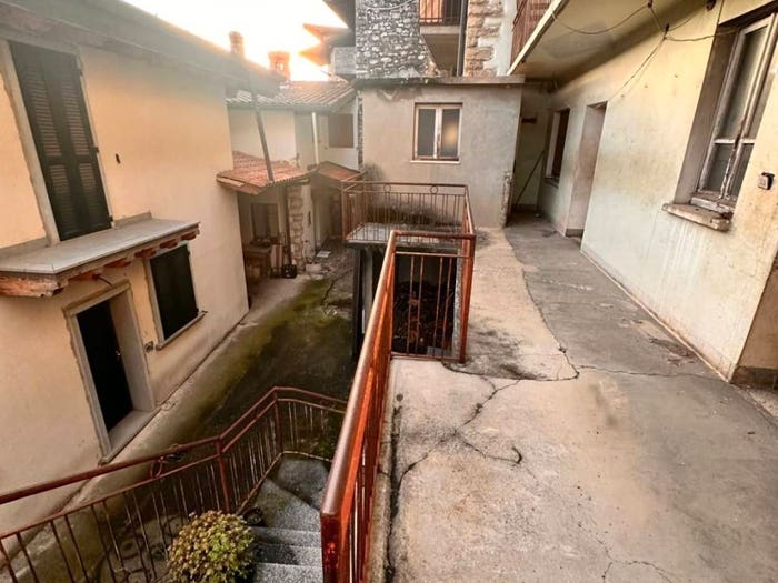 Casa trilocale in vendita in Via Casucco, Albenza, Almenno San Bartolomeo