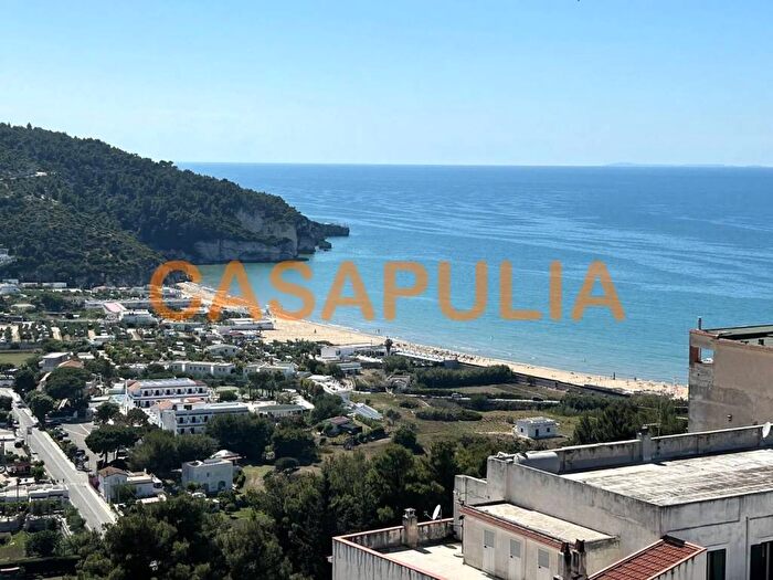 Appartamento con 6 locali in vendita in Via Libetta, Peschici