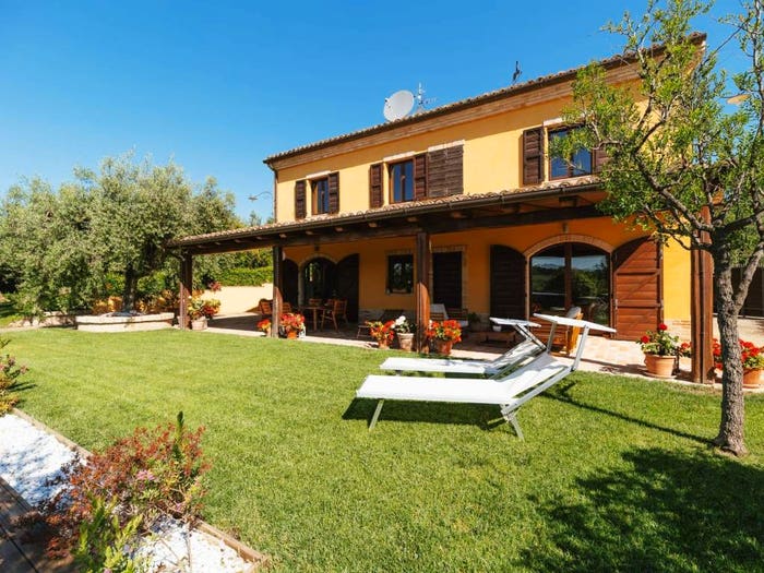 Casa con 6 locali in vendita in Via Santo Stefano, Osimo