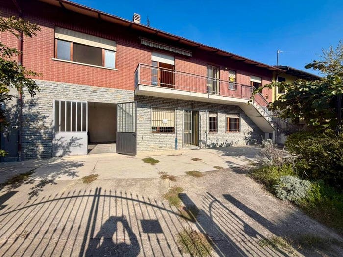 Casa con 6 locali in vendita in Via Adele Alfieri, Centro, Magliano Alfieri