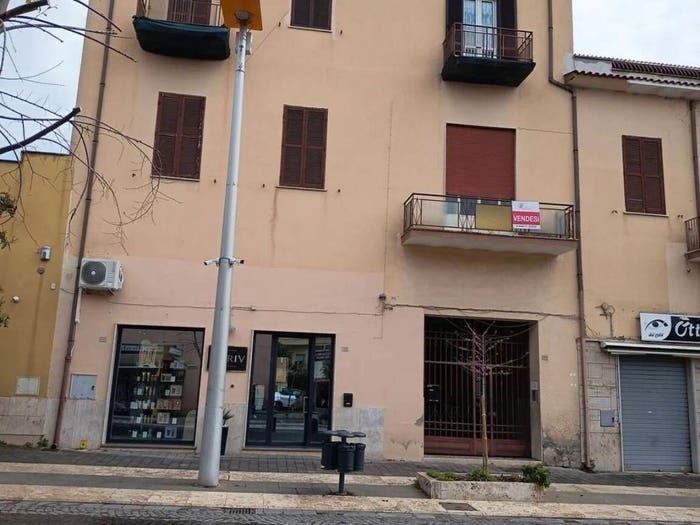 Appartamento con 6 locali in vendita in Centro, Cisterna di Latina
