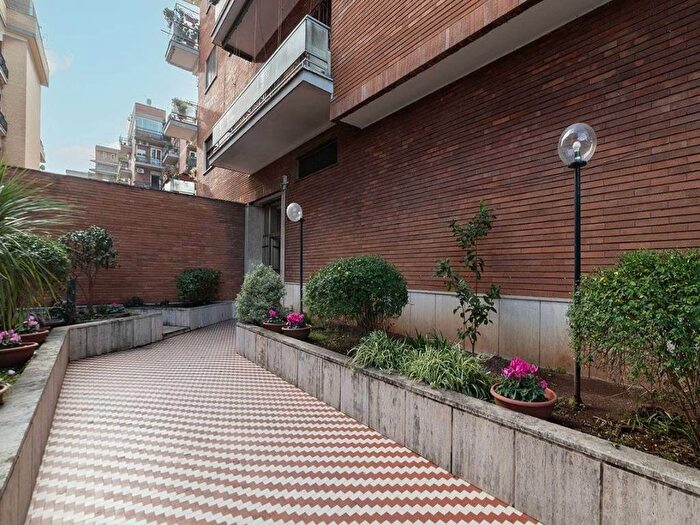 Appartamento quadrilocale in vendita in Via Ettore Paladini, Portuense, Roma