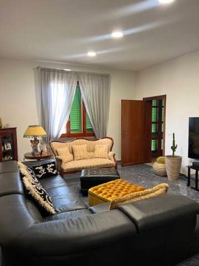 Casa con 6 locali in vendita in Via San Michele, Centro, Agliana