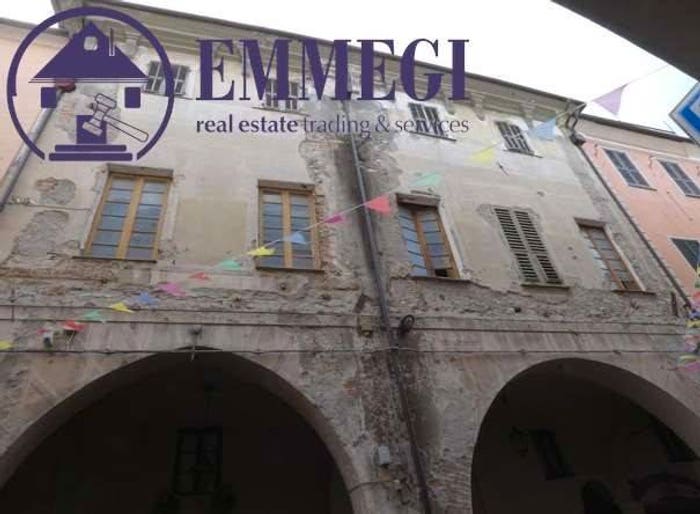 Appartamento con 6 locali in vendita in Corso Mario Ponzoni, Centro, Pieve di Teco