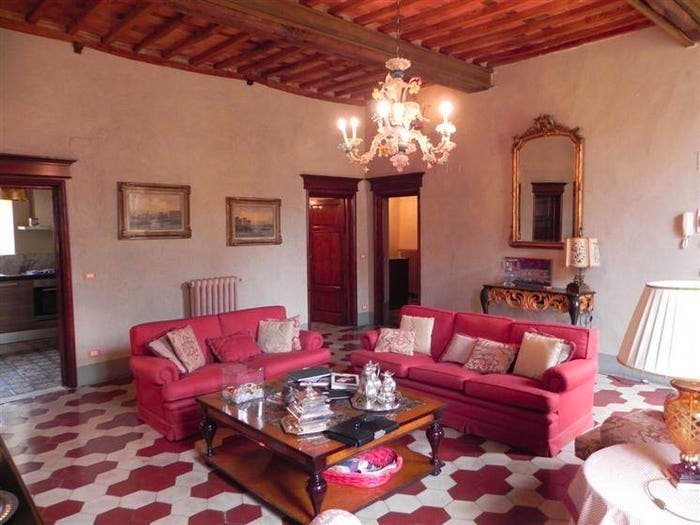 Appartamento con 6 locali in vendita in Camaiore Paese, Camaiore