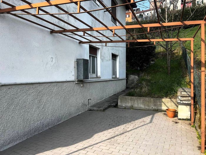 Appartamento con 5 locali in vendita in Via Acqui, Cremolino
