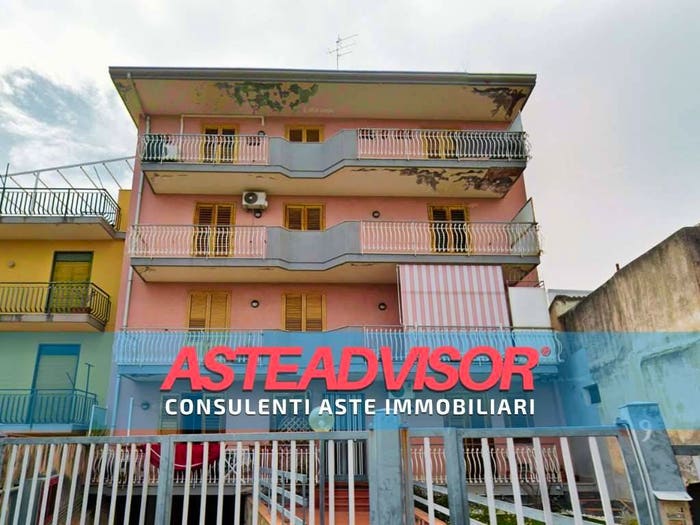 Appartamento con 6 locali in vendita in Via Barbagallo, Centro, Aci Catena