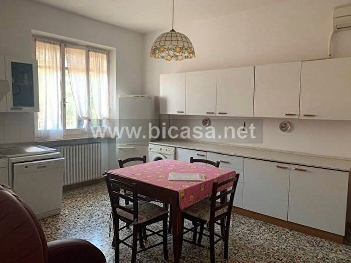 Appartamento con 6 locali in vendita in Centro, Urbino