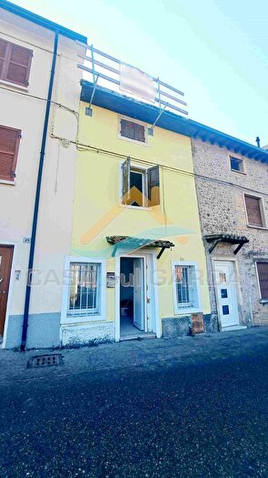 Casa con 5 locali in vendita in Via San Zeno, Castelnuovo Del Garda