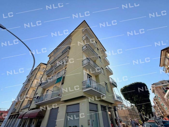 Appartamento trilocale in vendita in Corso Genova, Centro, Lavagna