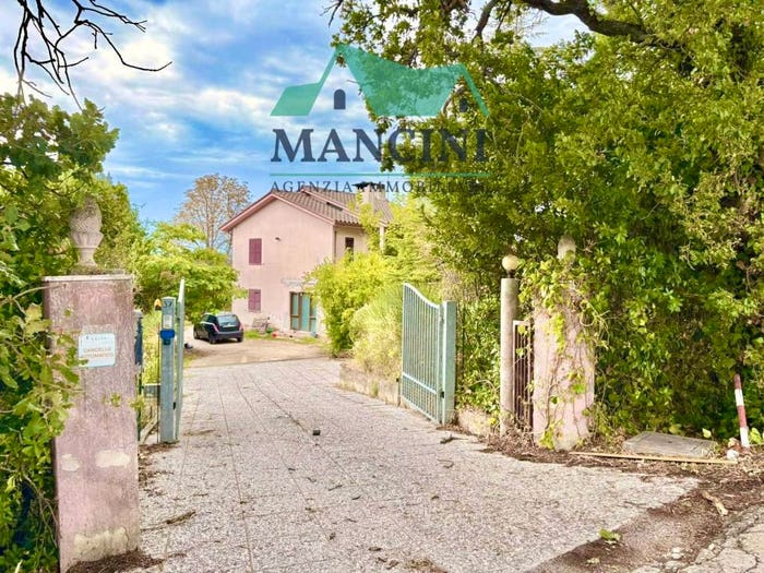 Casa con 6 locali in vendita in maccarata, Santa Maria Nuova