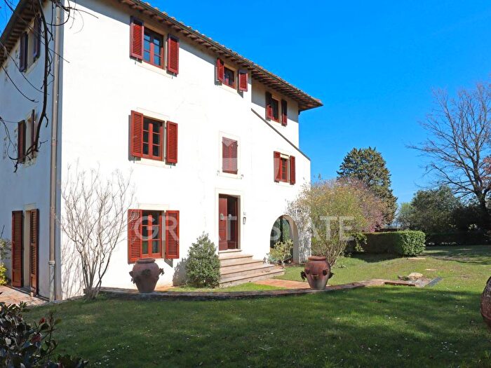 Casa con 6 locali in vendita in Centro, Paciano