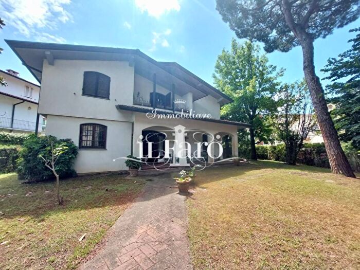 Casa con 6 locali in vendita in Via Udine, Città Giardino, Viareggio