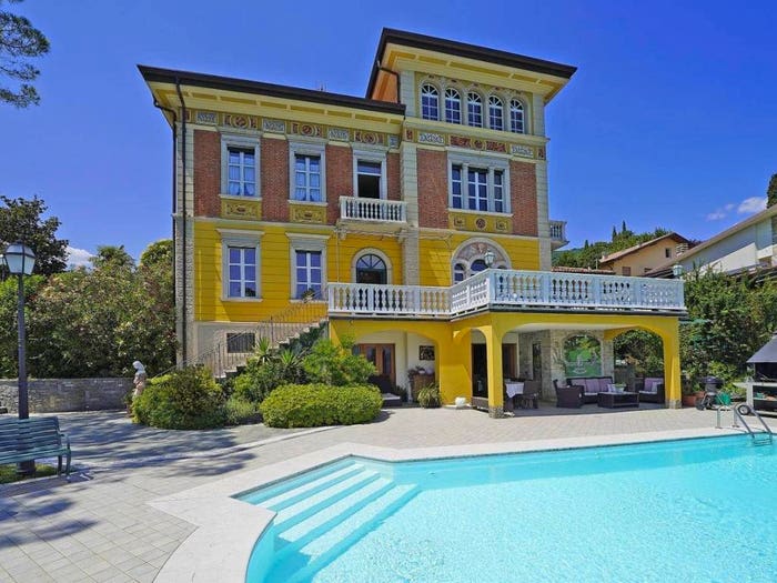 Casa con 6 locali in vendita in Roè Volciano