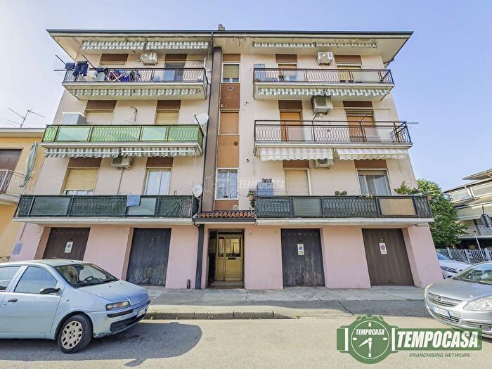 Appartamento trilocale in vendita in Via Filippo Turati, Centro, Lodi Vecchio