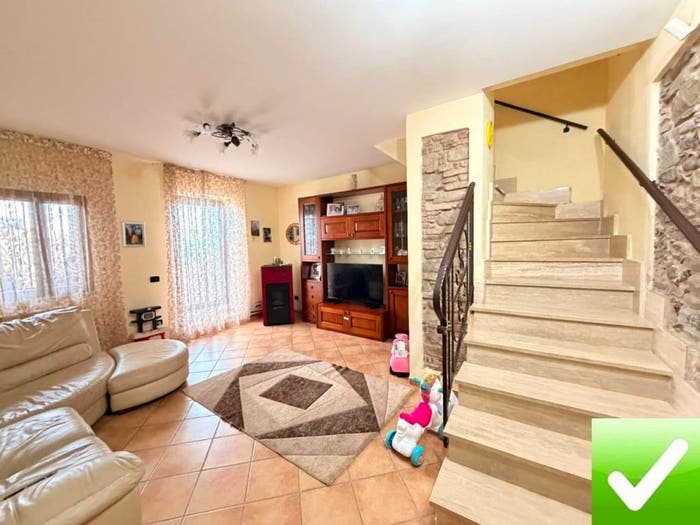 Casa con 6 locali in vendita in Melito di Porto Salvo