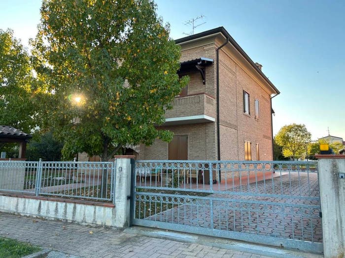 Casa con 5 locali in affitto in Via Aprile, Centro, San Giovanni in Persiceto