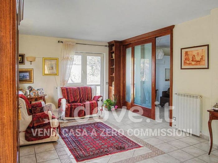 Casa con 5 locali in vendita in Viale Magna Grecia, Santa Maria, Catanzaro