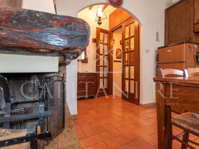 Appartamento con 5 locali in vendita in Piazza Del Popolo, Centro, Montalcino