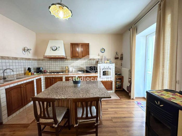 Casa quadrilocale in vendita in Strigno, Castel Ivano