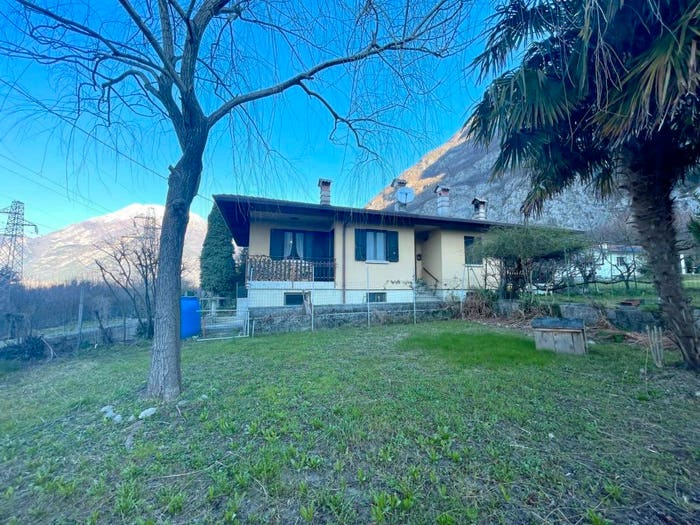 Appartamento trilocale in vendita in Via Lavaruzza, Venzone