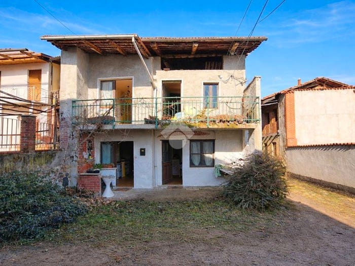 Casa trilocale in vendita in FRAZIONE PAROGNO, Zubiena