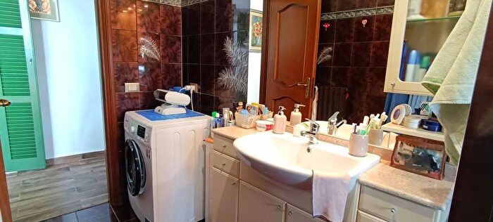Appartamento trilocale in vendita in Via Roma, Selci