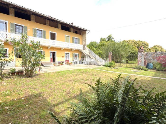 Casa con 5 locali in vendita in Via Roncalle, Cossano Canavese