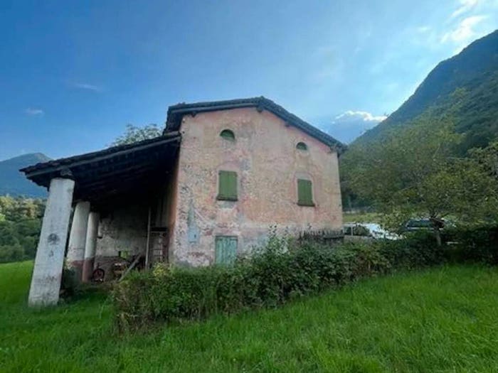 Casa con 6 locali in vendita in Via Provinciale, Pasturo