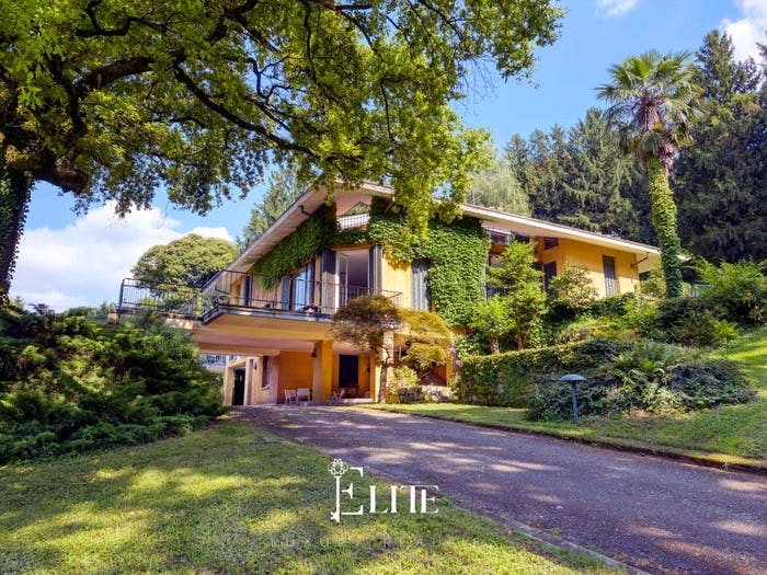 Casa con 6 locali in vendita in Via Belvedere, Galliate Lombardo