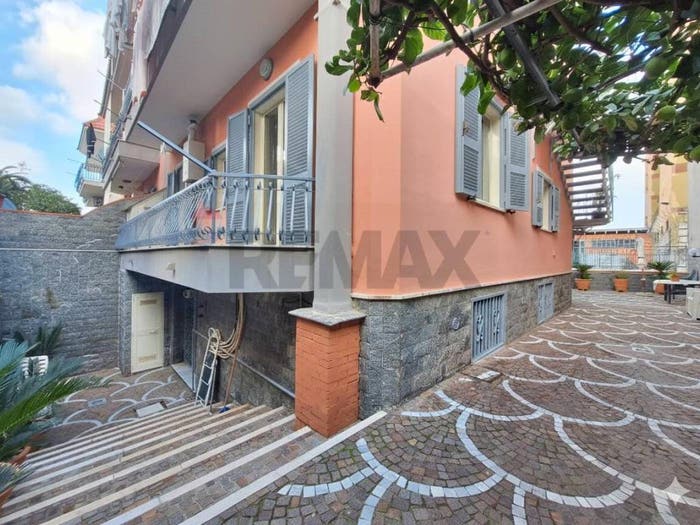 Casa con 6 locali in vendita in IV traversa ferdinando russo, Centro, Casoria