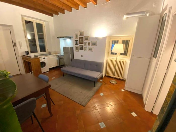 Appartamento bilocale in vendita in Alzaia Naviglio Grande, Navigli Darsena, Milano