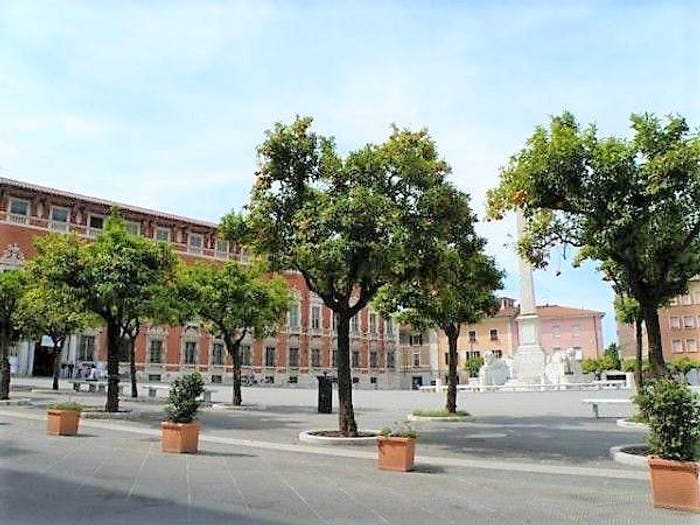 Appartamento con 5 locali in vendita in Via Ponticello Sud, Centro, Massa