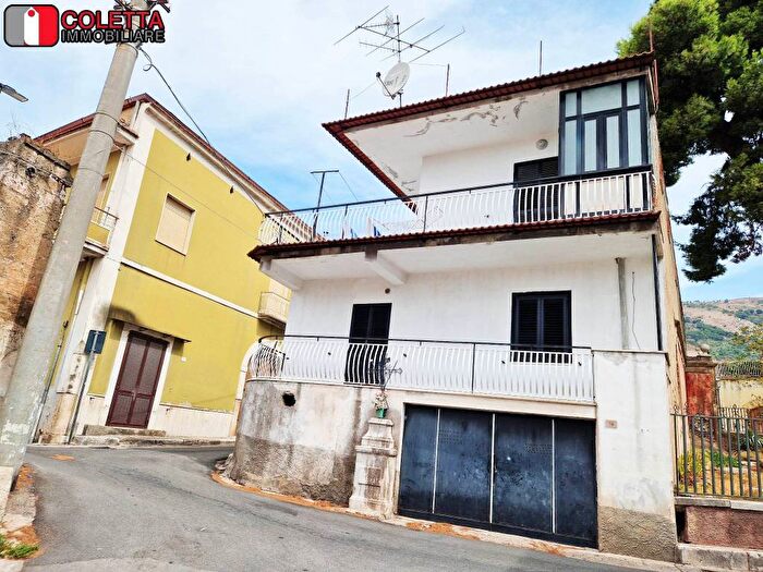 Casa trilocale in vendita in Via Mandre, Santa Maria a Vico