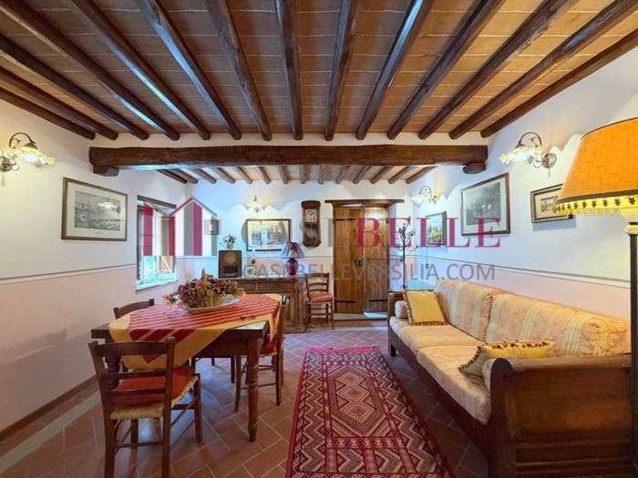 Casa quadrilocale in vendita in Via Provinciale Frati, Camaiore Paese, Camaiore