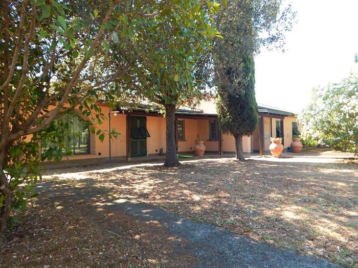Casa con 6 locali in vendita in Viale Guglielmo Marconi, Cecina Centro, Cecina