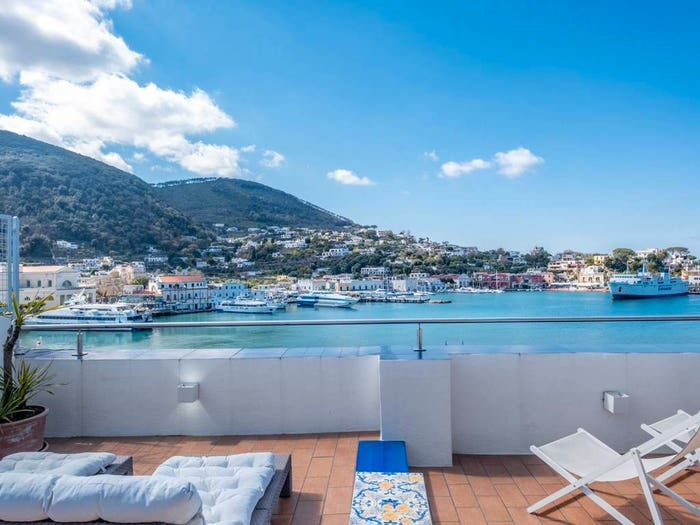 Casa quadrilocale in vendita in Via Porto, Centro, Ischia