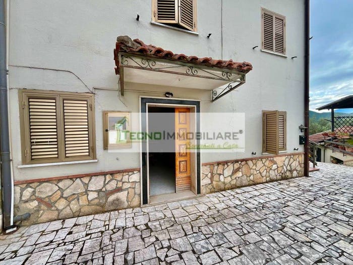 Appartamento bilocale in vendita in Via Colletronco, San Giovanni Incarico
