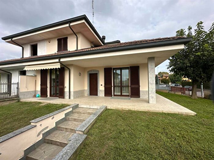 Casa con 5 locali in vendita in Via dalla Chiesa, Sant'Angelo Lodigiano
