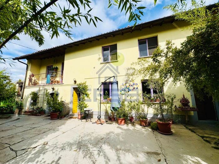 Casa con 5 locali in vendita in via nobili, Inverno, Inverno e Monteleone