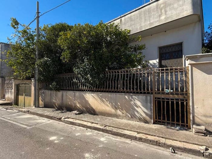 Casa con 5 locali in vendita in Via Monte Grappa, Centro, Alliste