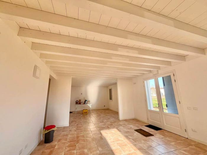 Casa con 6 locali in vendita in Via Giuseppe Garibaldi, Centro, Moglia