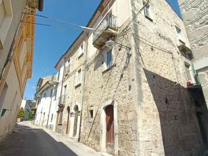 Casa con 6 locali in vendita in Via Cristoforo Iezzi No Number, Centro, Rapino